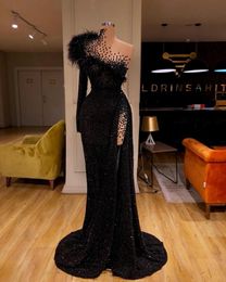 Bling Sequined Lace Sexy Black Long Sleeve Feather Prom Dresses One Shoulder Crystal Beads Illusion Mermaid Side Split Party Evening Gowns Wear