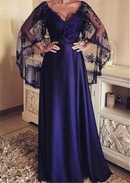 2020 Exquisite Tulle Satin Chiffon V-neck Neckline Capelet-sleeves A-line Mother of the Bride Dresses With Lace Appliques Navy Blue