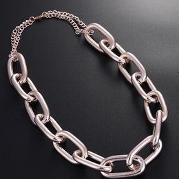 Wholesale-fashion luxury designer exaggerated vintage big metal chain choker statement necklace for women rose gold