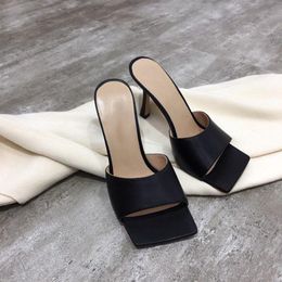 Venta caliente- Sandalias de diseñador para mujer Sandalias elásticas para mujer Zapatillas casuales de lujo Boda Mujer tacones altos