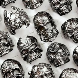 5Pcs New Cool Men's Skull Skeleton Gothic Biker Rings Men Rock Punk Ring Party Favour Wholesale Jewellery Lots Top Quality LR4107