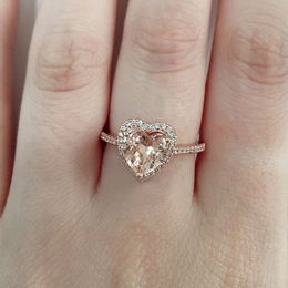 Huitan Classic Solitaire Ring mit Herz-Form-Ringe Zirkonia Prong Einstellung Hochzeit Verlobung für Frauen-Mädchen-Größe 6-10