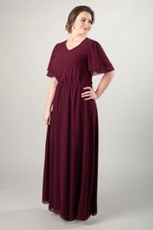 2019 Dark Red Chiffon Plus Size Long Modest Bridesmaid Dresses With Flutter Sleeves A-line Floor Length Beach Wedding Party Dress274C