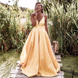 2019 Elegant A Line Daffodil Prom Dresses Sexy V Neck Spaghetti Straps Evening gowns stain Vestido de fiesta 2019 Vestido de noche