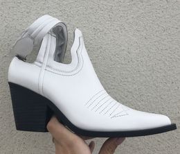 Hot Sale- 2019 Lady Cowskin wedding party leather Chunky high heel Chains pionted toes pillage Cross Fashion boots SHOES white 36-44 01