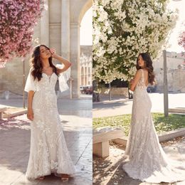 Sexy Mermaid Wedding Dresses With Detachable Sleeve Applique Lace Bridal Gown V-neck Backless Sweep Train Plus Size Beach Bridal Dress