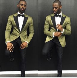 Green Groom Tuxedos 2019 Groomsmen Black Peaked Lapel Best Man Suits Wedding Men's Blazer Suits Custom Made (Jacket+Pants+Bow)
