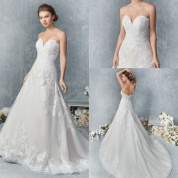 Newest A Line Wedding Dresses Strapless Sleeveless Applique Tulle Lace Button Wedding Gown Sweep Train robe de mariée