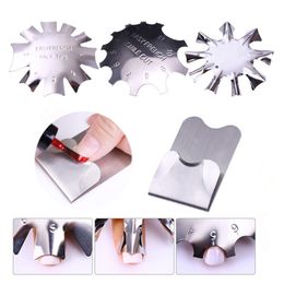 Paslanmaz Çelik Nail Stencil Kesici Giyotin Makası ile Fransız Gülümseme Plaka Fransız Fransız Tırnak Modeli Kolay Manikür Aracı F2885