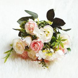 バラの花束の結婚式の装飾花ピンクの青い赤いバラの花ブーケ5フォーク10花の頭の絹の花