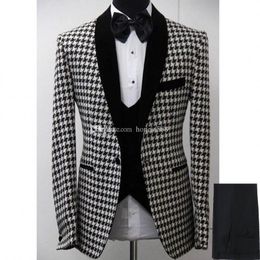 Handsome One Button Groomsmen Shawl Lapel Groom Tuxedos Men Suits Wedding/Prom/Dinner Best Man Blazer(Jacket+Pants+Tie+Vest) 626