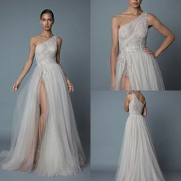 Bohemian Luxury Tulle Applique Wedding Dresses Princess Gown Split One Shoulder Sweep Train Cathedral Bridal Gowns