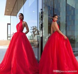 Halter Sexy Red A-Line Prom Dresses Long Key Hole Bust Formal Evening Gowns Open Back Tail Party Dress Organza Celebrity Gown 0420