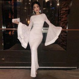 2021 Elegant Full Lace White Sheath Prom Dresses With Long Flare Sleeve Floor Length Formal Evening Party Gowns Women Special Occasion Dress Vestidos