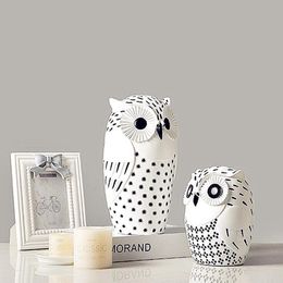 Simulation Owls Statue Animal Colophony Crafts Office Hotel Clubhouse Living Room Decor Purely Manual, Art, Crafts Living