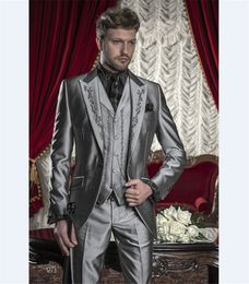 Embroidery Groomsmen Peak Lapel Groom Tuxedos Grey Men Suits Wedding/Prom/Dinner Best Man Blazer ( Jacket+Pants+Tie+Vest ) K187