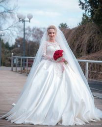 Vit ny designer bollklänning klänningar juvel hals långa ärmar spets applikation svep tåg bröllopsklänning brudklänningar vestidos de noiva s