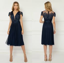 Cheap 2020 Navy Mother of the Bride Dresses Short Sleeve Lace Beaded Prom Gowns V Neck Knee Length Wedding Guest Dress