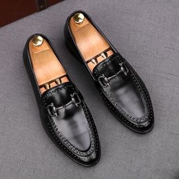 Nuovi uomini puntati a rivestimento rivestimento slip-on slip-on dress gentleman scarpe formali forti maschio da ballo di ballo di ballo di ballo di ballo di ballo di aloscolino