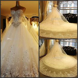 Real Photos Ball Gown Luxury Crystal Wedding Dresses Lace Cathedral Lace-up Back Bridal Gowns 2019 Sweetheart Appliques Beaded Free Veil