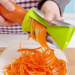 Creative Rotating Fruit Vegetable Grater Tools Spiral Hourglass Vegetable Graters Kitchen Multi-function Potato Carrot Cutter BH2808 TQQ