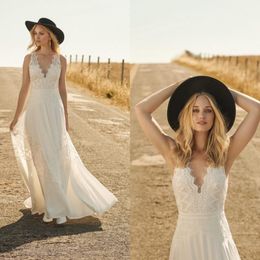 2020 Modest Rembo Styling Beautiful V Neck Sleeveless Wedding Dresses Lace Applique Wedding Gowns Floor Length robe de mariée