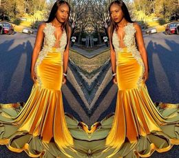Sexy Gold Prom Dresses South African Black Girls V Neck Sleeveless Holidays Graduation Wear Evening Party Gowns Plus Size