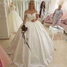 2019 White Ball Gown Wedding Dress High Quality Satin Appliques Off The Shoulder Boat Neck Custom Made Bridal Dresses Cheap