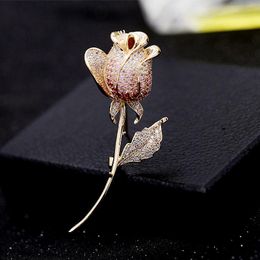 Full Diamond Rose Flower Brooches Pins For Female Luxury Suit Corsage Designer Brooch Pins 2020 New Fashion Wedding Gold Jewellery
