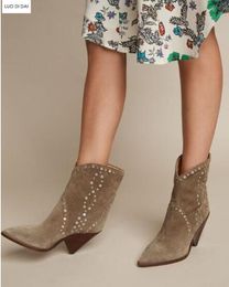 2019 Fashion New Women stivali in pelle scamosciata Stivali per la caviglia puntati di punta di bootie per perline scarpe da festa per feste da donna Rivets Rivets Western Botas