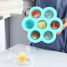 2Pcs Summer Ice Cube Moulds Silicone Ice Tray with Lid Kitchen Bar Homemade Popsicle Moulds for Cocktail Whiskey Favourite Ice Cube