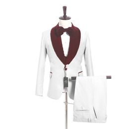 White Groom Tuxedos Velvet Lapel Groomsman Wedding 3 Piece Suit Fashion Men Business Prom Party Jacket Blazer(Jacket+Pants+Tie+Vest) 2652