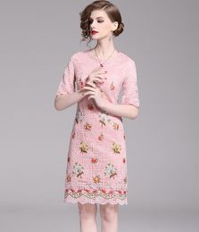 2019 Sweet pink heavy embroidered floral bag hip step skirt lace dress runway dresses