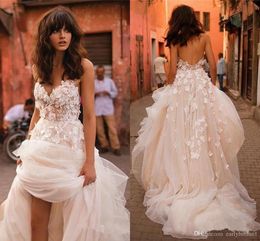 2020 Champagne Spaghetti Bohemian Weddng Dress Eleagnt Open Back 3D Flowers Beach Boho Plus Size Bridal Gown