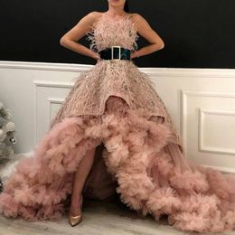 red high low prom dresses Canada - Abendkleider Luxury Feathers Prom Dresses Strapless Major Beading Ruffles Tulle High Low Celebrity Evening Dress Red Carpet Gowns Party