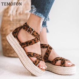 sandales plateforme leopard