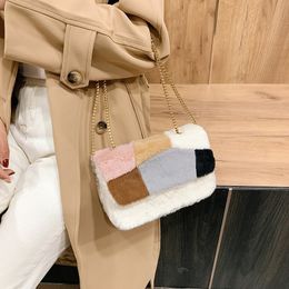 pink fuzzy duffle bolsa