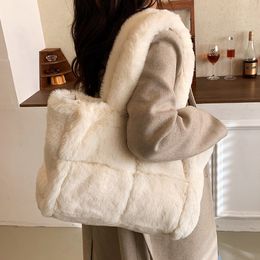 fur coat bolsa