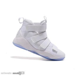 lebron soldier 11 rouge