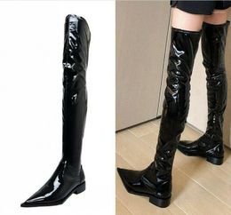 cuissardes en cuire et latex