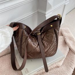 feather sling bolsa
