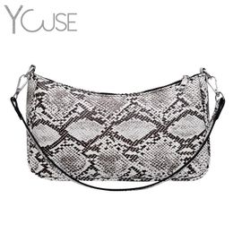 black and white snakeskin bolsa