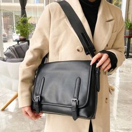 leather handbolsa prada