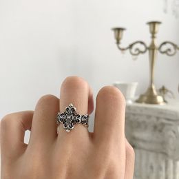 Pequeña Flor De Cáñamo Corea Del Sur Nuevo Anillo De Mujer Pequeña Flor De Cáñamo Corea Del Sur Nuevo Anillo De Mujer
