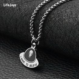 20pcs/lot alien in flying saucer charm,bronze color,alien in UFO pendant 20pcs/lot alien in flying saucer charm,bronze color,alien in UFO pendant