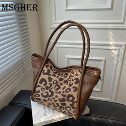 large leopard print bolsa
