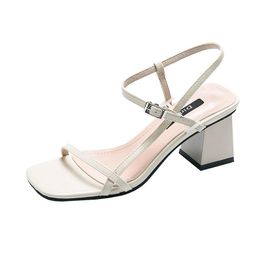 chaussures ouvertes blanches