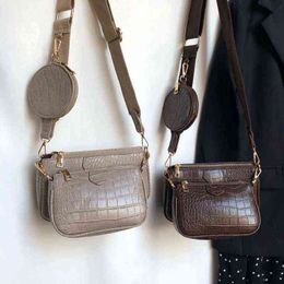 sling bolsa with big strap