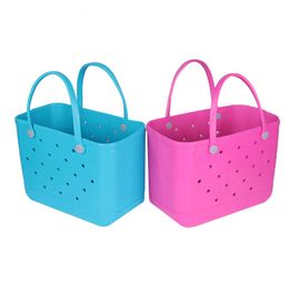 pale blue handbolsas