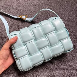 chanel bucket bolsa with chain